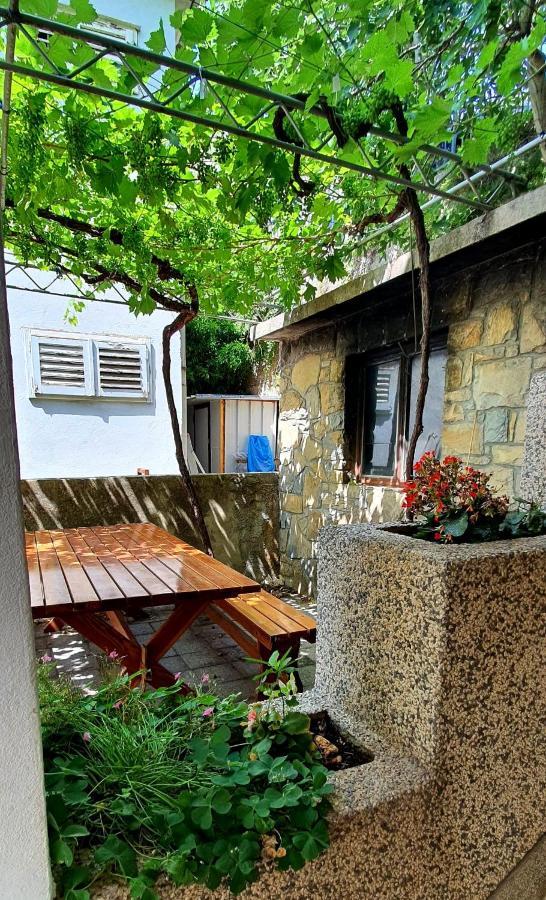 Apartment Mlija Omiš Eksteriør bilde