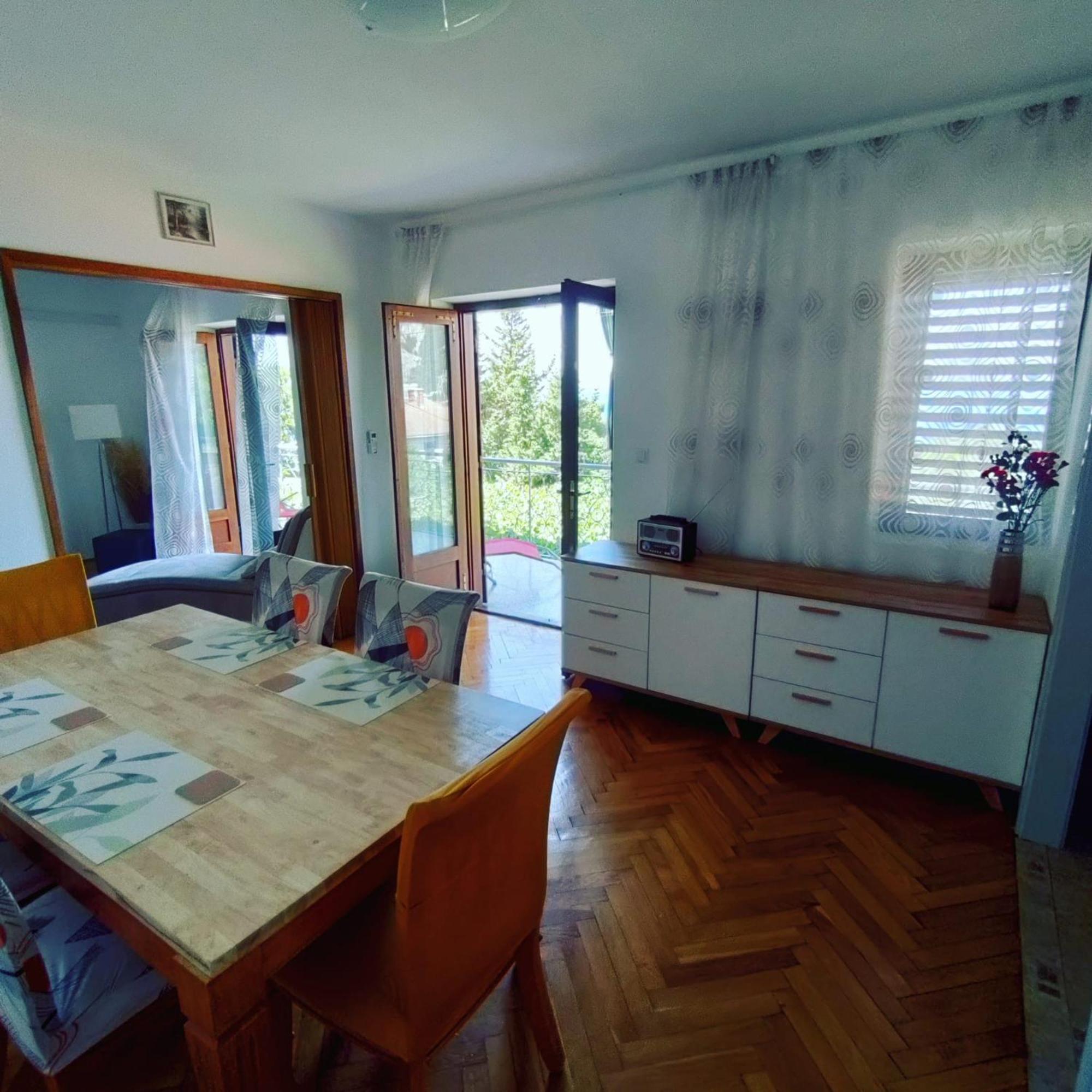 Apartment Mlija Omiš Eksteriør bilde
